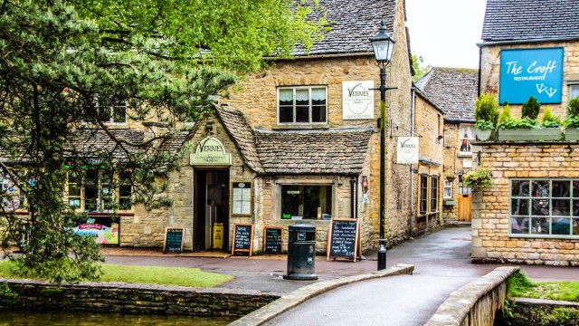 Bourton on the Water KotomiCreations CC BY NC 2.0 web