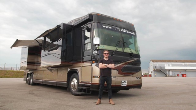 Million Pound Motorhomes Ep 1 09