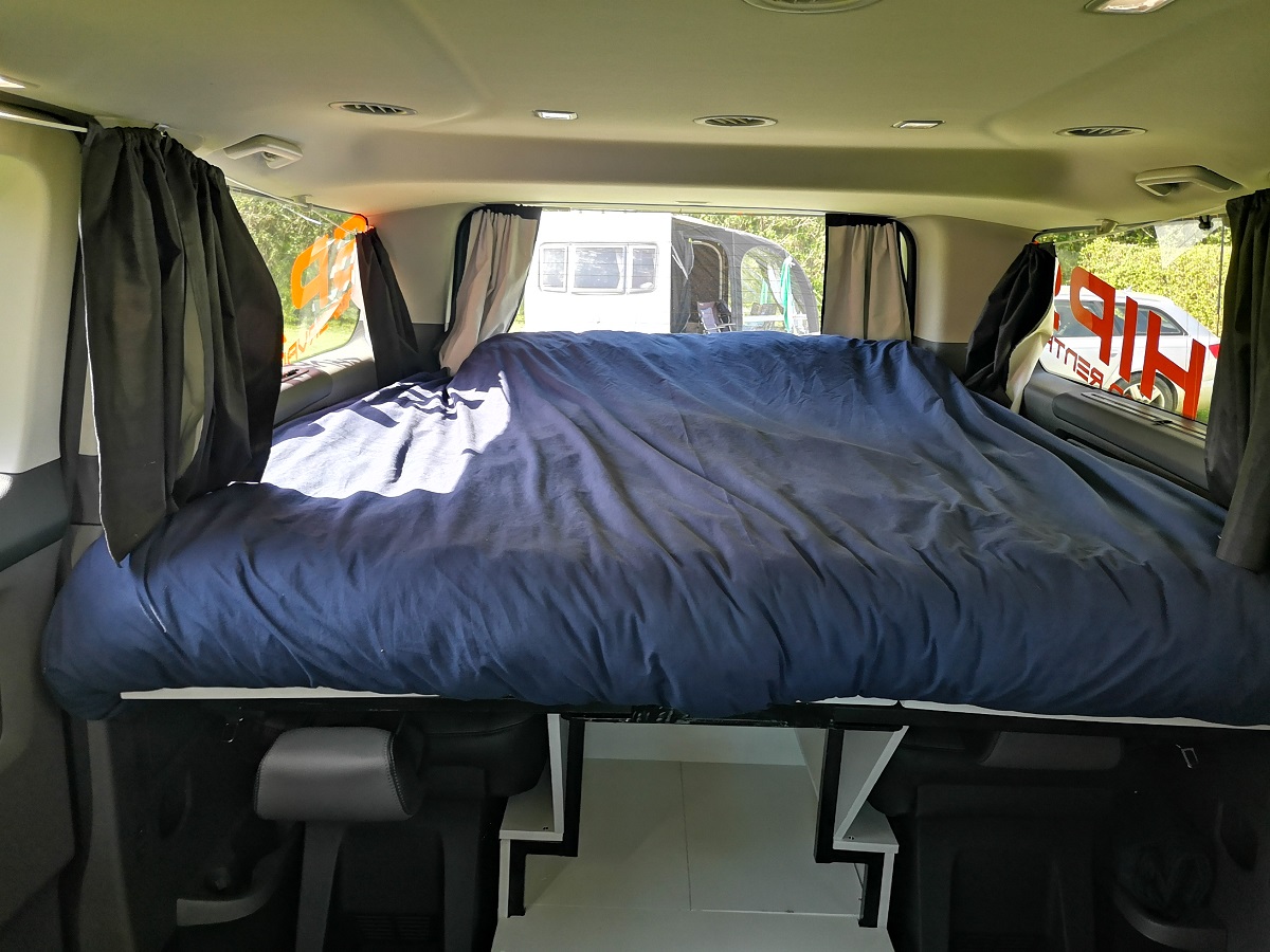 Voyager double bed 